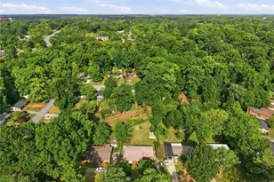 2905 Shamrock Dr, Greensboro, NC 27408 - Photo 36