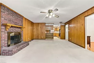 2905 Shamrock Dr, Greensboro, NC 27408 - Photo 16