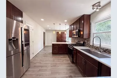 800 Edinburgh Drive, Jamestown, NC 27282 - Photo 12