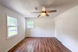 800 Edinburgh Dr, Jamestown, NC 27282 - Photo 4