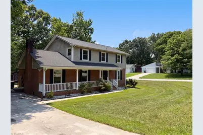 800 Edinburgh Drive, Jamestown, NC 27282 - Photo 24