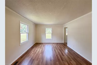 800 Edinburgh Drive, Jamestown, NC 27282 - Photo 8