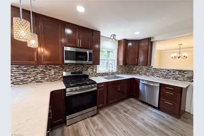 800 Edinburgh Drive, Jamestown, NC 27282 - Photo 2