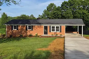 220 Kerner Knls Dr, Kernersville, NC 27284 - Photo 1
