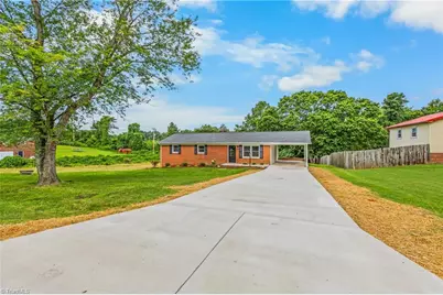 220 Kerner Knolls Drive, Kernersville, NC 27284 - Photo 2