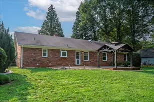 4613 Sun Valley Ln, Kernersville, NC 27284 - Photo 8