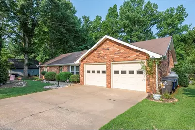 4613 Sun Valley Lane, Kernersville, NC 27284 - Photo 4