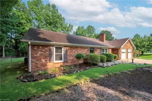 4613 Sun Valley Ln, Kernersville, NC 27284 - Photo 2