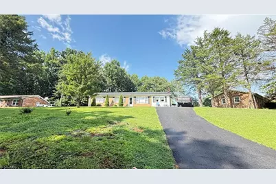110 Sarah Street, Mount Airy, NC 27030 - Photo 2
