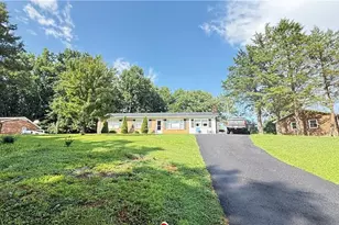 110 Sarah St, Mount Airy, NC 27030 - Photo 2