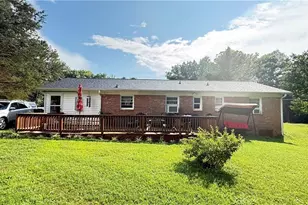 110 Sarah St, Mount Airy, NC 27030 - Photo 4