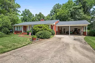 305 Hilltop Dr, Lexington, NC 27292 - Photo 2