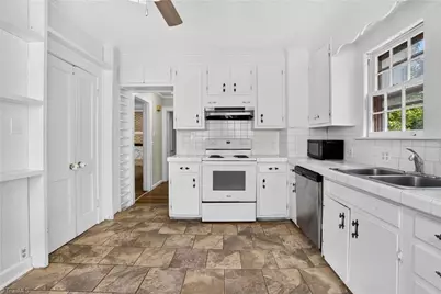 1806 Walker Avenue, Greensboro, NC 27403 - Photo 14