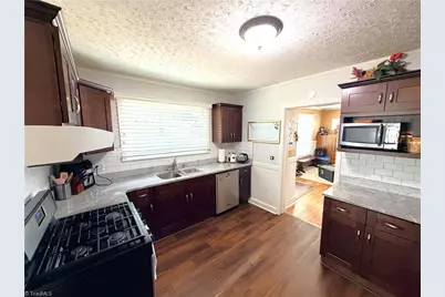 506 E Farriss Avenue, High Point, NC 27262 - Photo 6