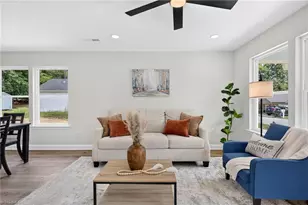 733 Meadowgreen Village Dr, Eden, NC 27288 - Photo 4