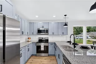 733 Meadowgreen Village Dr, Eden, NC 27288 - Photo 8