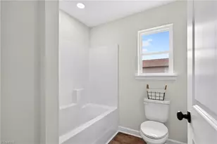 733 Meadowgreen Village Dr, Eden, NC 27288 - Photo 18