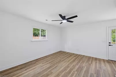 517 Munster Avenue, Greensboro, NC 27406 - Photo 8