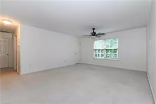 4120 Pepperbush Dr, Greensboro, NC 27405 - Photo 18