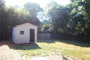 6727 River Hills Dr, Greensboro, NC 27410 - Photo 16