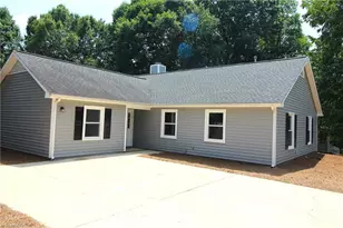 6727 River Hills Dr, Greensboro, NC 27410 - Photo 2