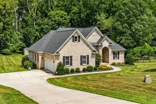 592 Carson Ridge Dr, Oak Ridge, NC 27310 - Photo 2