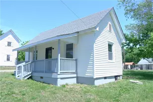 221 Duke St, Cooleemee, NC 27014 - Photo 2