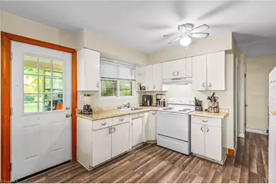 2427 N Patterson Avenue, Winston-Salem, NC 27105 - Photo 10
