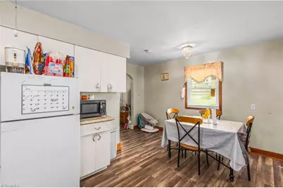2427 N Patterson Avenue, Winston-Salem, NC 27105 - Photo 12