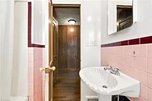 2010 Edgewood Dr, High Point, NC 27262 - Photo 14