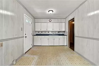 2010 Edgewood Drive, High Point, NC 27262 - Photo 8