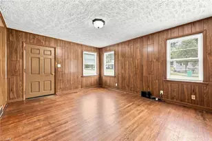 2010 Edgewood Dr, High Point, NC 27262 - Photo 4