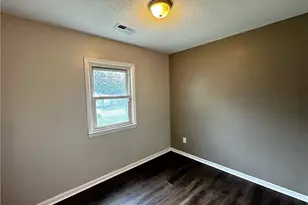 401 Martin Luther King Dr, Thomasville, NC 27360 - Photo 12