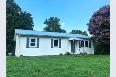 401 Martin Luther King Drive, Thomasville, NC 27360 - Photo 1