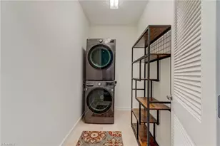 201 N Elm St, Greensboro, NC 27401 - Photo 18