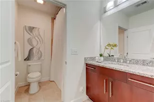 201 N Elm St, Greensboro, NC 27401 - Photo 20