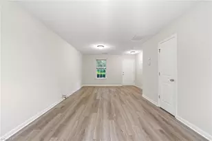 1475 Worchester St, Kernersville, NC 27284 - Photo 8