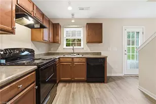 1475 Worchester St, Kernersville, NC 27284 - Photo 12
