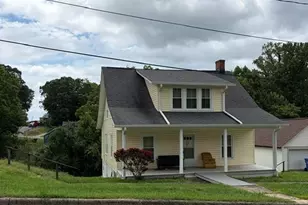 911 I St, North Wilkesboro, NC 28659 - Photo 2