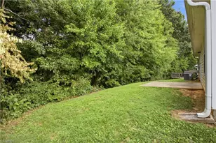 467 Bedford Knoll Dr, Winston-Salem, NC 27107 - Photo 34