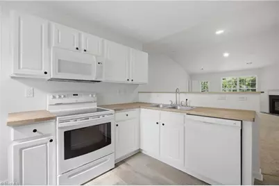 467 Bedford Knoll Drive, Winston-Salem, NC 27107 - Photo 2