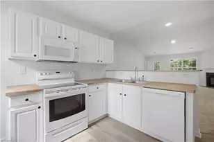 467 Bedford Knoll Dr, Winston-Salem, NC 27107 - Photo 2