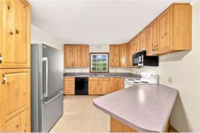 719 Greenwood Drive, Burlington, NC 27217 - Photo 6