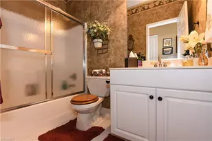 24 Wheelwright Ct, Greensboro, NC 27455 - Photo 14