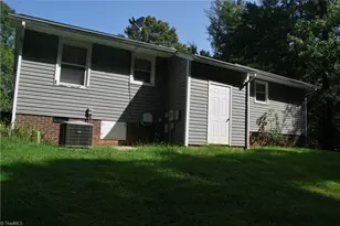 420 Tot St, Mocksville, NC 27028 - Photo 2