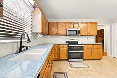 4404 Eagles Nest Drive, Winston-Salem, NC 27127 - Photo 6