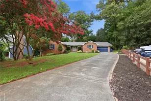 4404 Eagles Nest Dr, Winston-Salem, NC 27127 - Photo 2