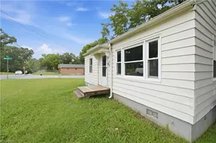 1616 Guyer St, High Point, NC 27265 - Photo 4