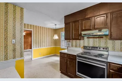 4106 Ridgedale Drive, Greensboro, NC 27455 - Photo 8