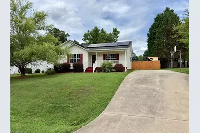 206 Larkspur Lane, Thomasville, NC 27360 - Photo 2